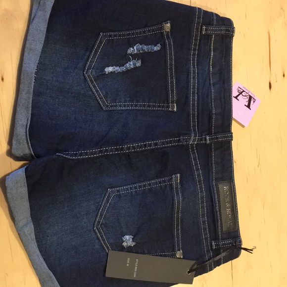 Denim shorts - Picture 3 of 5